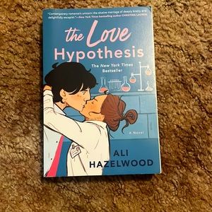 The love Hypothesis by Ali Hazelwood